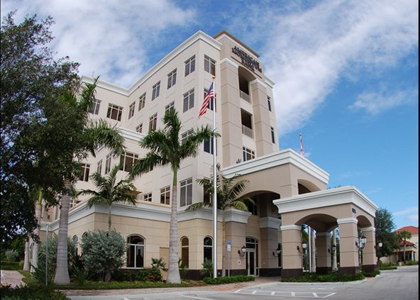American Momentum Bank Building: 8625 Tamiami Trail North, Naples, FL 34108